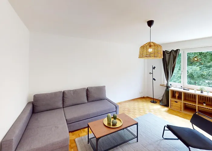 شقة Cozy With Balcony In زيورخ